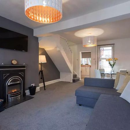 Hastings House - Modern 2 Bedroom House In Central Luton & Near Airport Bagian luar foto