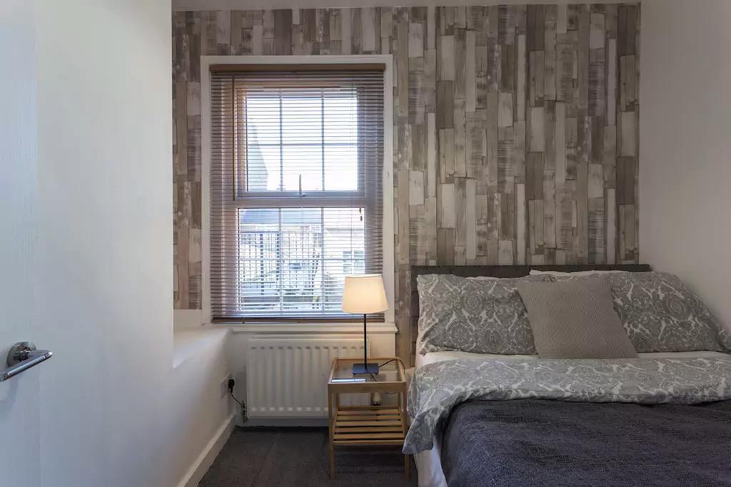 Hastings House - Modern 2 Bedroom House In Central Luton & Near Airport Bagian luar foto