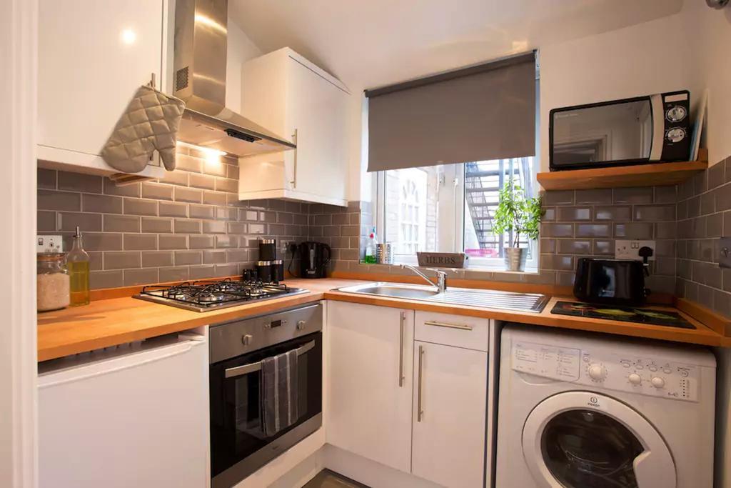 Hastings House - Modern 2 Bedroom House In Central Luton & Near Airport Bagian luar foto